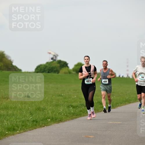 10.05.2026 - 8. Wedeler Halbmarathon Dr. Thomas Lammeyer http://msf.ph/oto/9701048 10.05.2026 11:41:38 Laufen 423, 489 meine-sportfotos.de