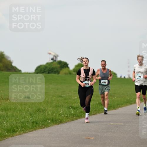 10.05.2026 - 8. Wedeler Halbmarathon Dr. Thomas Lammeyer http://msf.ph/oto/9701050 10.05.2026 11:41:39 Laufen 123, 489 meine-sportfotos.de