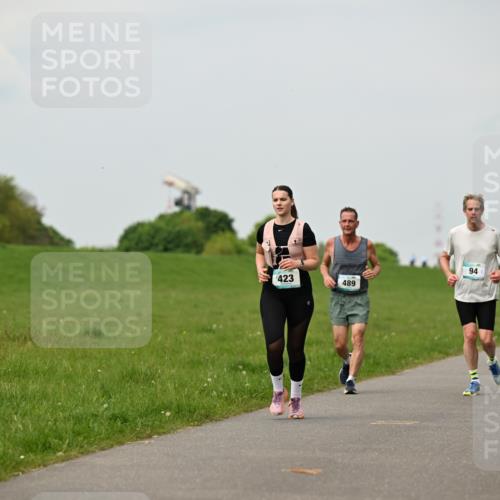 10.05.2026 - 8. Wedeler Halbmarathon Dr. Thomas Lammeyer http://msf.ph/oto/9701051 10.05.2026 11:41:39 Laufen 423, 489 meine-sportfotos.de