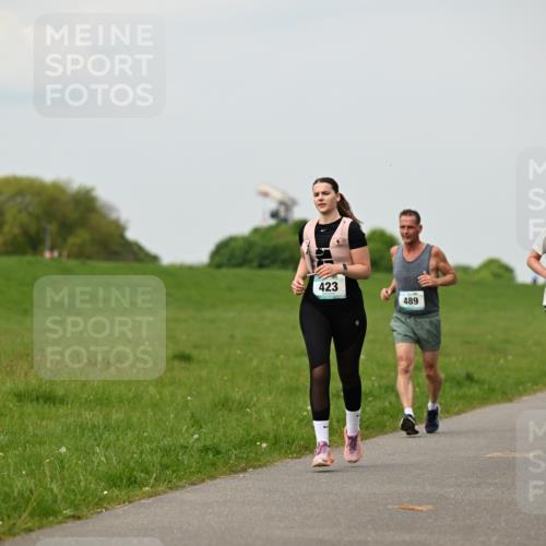 10.05.2026 - 8. Wedeler Halbmarathon Dr. Thomas Lammeyer http://msf.ph/oto/9701057 10.05.2026 11:41:40 Laufen 423, 489 meine-sportfotos.de