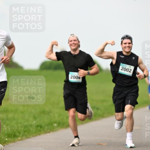10.05.2026 - 8. Wedeler Halbmarathon Dr. Thomas Lammeyer http://msf.ph/oto/9701106 10.05.2026 11:41:49 Laufen 2043, 2004, 2002 meine-sportfotos.de