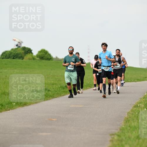 10.05.2026 - 8. Wedeler Halbmarathon Dr. Thomas Lammeyer http://msf.ph/oto/9701137 10.05.2026 11:41:57 Laufen 1030, 2207 meine-sportfotos.de