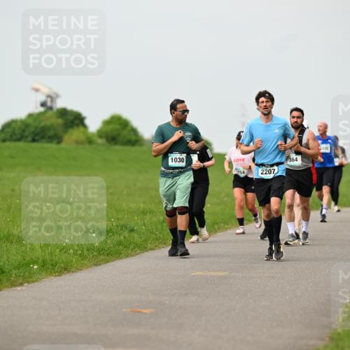 10.05.2026 - 8. Wedeler Halbmarathon Dr. Thomas Lammeyer http://msf.ph/oto/9701144 10.05.2026 11:41:58 Laufen 1030, 754, 2207, 364 meine-sportfotos.de