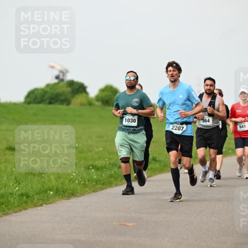 10.05.2026 - 8. Wedeler Halbmarathon Dr. Thomas Lammeyer http://msf.ph/oto/9701151 10.05.2026 11:42:00 Laufen 1030, 2207, 364, 941 meine-sportfotos.de