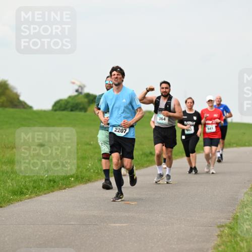 10.05.2026 - 8. Wedeler Halbmarathon Dr. Thomas Lammeyer http://msf.ph/oto/9701161 10.05.2026 11:42:01 Laufen 2207, 364, 942, 941 meine-sportfotos.de