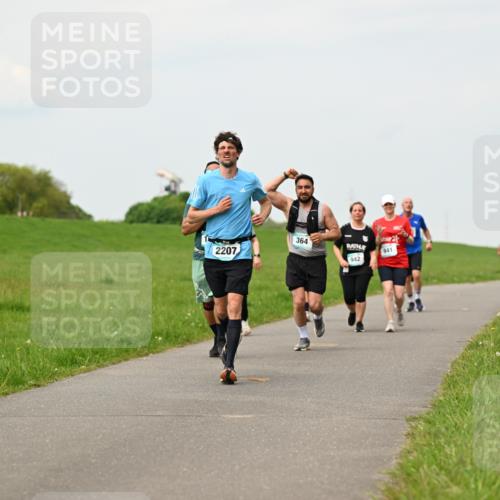 10.05.2026 - 8. Wedeler Halbmarathon Dr. Thomas Lammeyer http://msf.ph/oto/9701163 10.05.2026 11:42:01 Laufen 2207, 364, 941, 942 meine-sportfotos.de