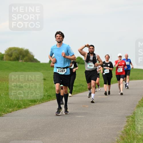 10.05.2026 - 8. Wedeler Halbmarathon Dr. Thomas Lammeyer http://msf.ph/oto/9701166 10.05.2026 11:42:02 Laufen 2207, 364, 941, 942 meine-sportfotos.de