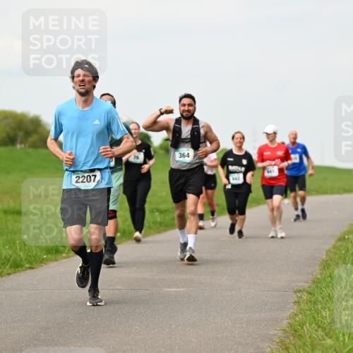 10.05.2026 - 8. Wedeler Halbmarathon Dr. Thomas Lammeyer http://msf.ph/oto/9701175 10.05.2026 11:42:03 Laufen 2207, 364, 341, 642 meine-sportfotos.de