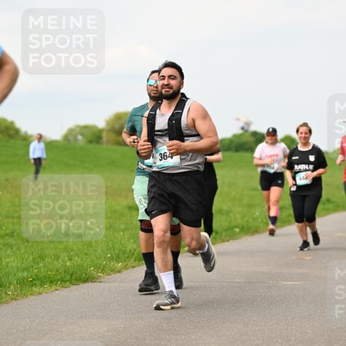10.05.2026 - 8. Wedeler Halbmarathon Dr. Thomas Lammeyer http://msf.ph/oto/9701185 10.05.2026 11:42:05 Laufen 207, 364, 941 meine-sportfotos.de