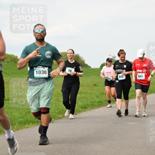 10.05.2026 - 8. Wedeler Halbmarathon Dr. Thomas Lammeyer http://msf.ph/oto/9701193 10.05.2026 11:42:06 Laufen 364, 1030, 1020, 942, 941, 754 meine-sportfotos.de