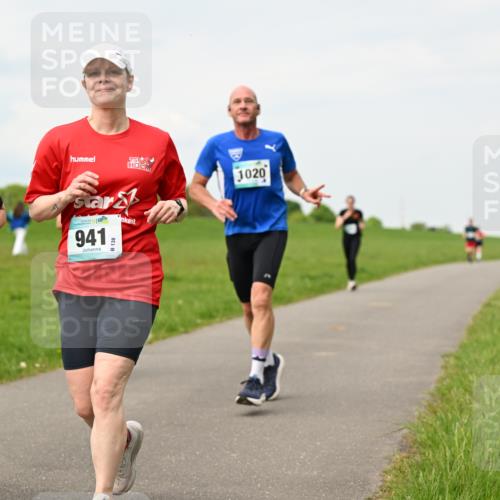 10.05.2026 - 8. Wedeler Halbmarathon Dr. Thomas Lammeyer http://msf.ph/oto/9701215 10.05.2026 11:42:10 Laufen 942, 139, 941, 138, 1020 meine-sportfotos.de