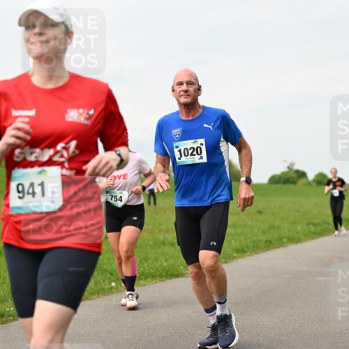 10.05.2026 - 8. Wedeler Halbmarathon Dr. Thomas Lammeyer http://msf.ph/oto/9701216 10.05.2026 11:42:11 Laufen 941, 754, 1020 meine-sportfotos.de