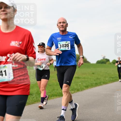 10.05.2026 - 8. Wedeler Halbmarathon Dr. Thomas Lammeyer http://msf.ph/oto/9701218 10.05.2026 11:42:11 Laufen 941, 754, 1020 meine-sportfotos.de