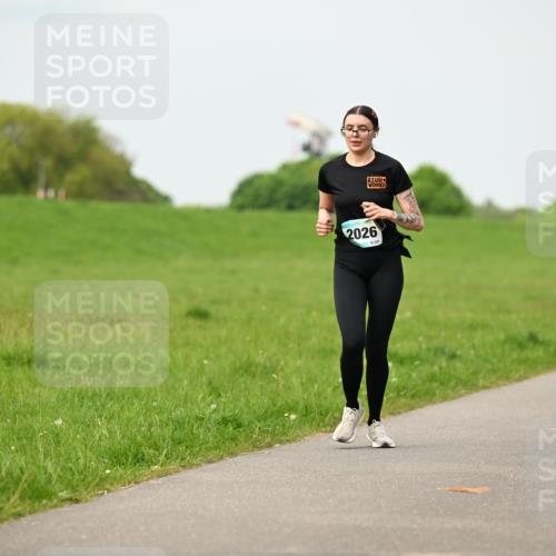 10.05.2026 - 8. Wedeler Halbmarathon Dr. Thomas Lammeyer http://msf.ph/oto/9701231 10.05.2026 11:42:14 Laufen 2026 meine-sportfotos.de