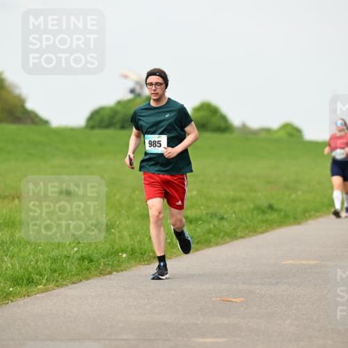 10.05.2026 - 8. Wedeler Halbmarathon Dr. Thomas Lammeyer http://msf.ph/oto/9701256 10.05.2026 11:42:22 Laufen 985 meine-sportfotos.de