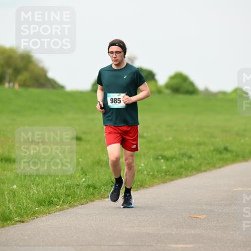 10.05.2026 - 8. Wedeler Halbmarathon Dr. Thomas Lammeyer http://msf.ph/oto/9701260 10.05.2026 11:42:22 Laufen 985 meine-sportfotos.de
