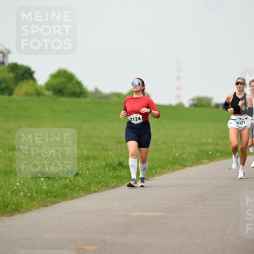 10.05.2026 - 8. Wedeler Halbmarathon Dr. Thomas Lammeyer http://msf.ph/oto/9701263 10.05.2026 11:42:25 Laufen 2124, 2037 meine-sportfotos.de