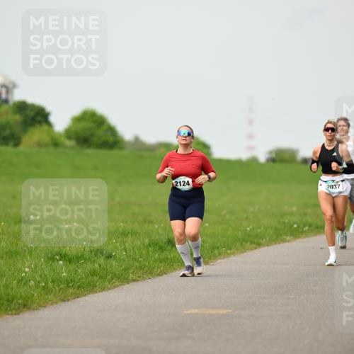 10.05.2026 - 8. Wedeler Halbmarathon Dr. Thomas Lammeyer http://msf.ph/oto/9701264 10.05.2026 11:42:25 Laufen 2124, 2037 meine-sportfotos.de