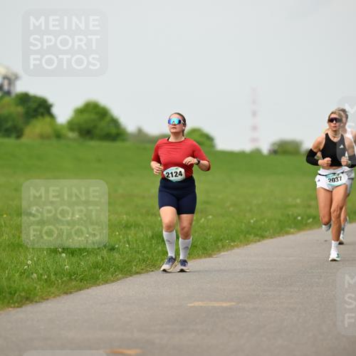10.05.2026 - 8. Wedeler Halbmarathon Dr. Thomas Lammeyer http://msf.ph/oto/9701268 10.05.2026 11:42:25 Laufen 2124, 2037 meine-sportfotos.de