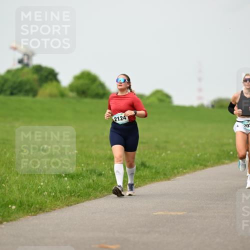 10.05.2026 - 8. Wedeler Halbmarathon Dr. Thomas Lammeyer http://msf.ph/oto/9701275 10.05.2026 11:42:26 Laufen 2124, 2037 meine-sportfotos.de