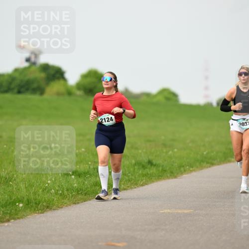 10.05.2026 - 8. Wedeler Halbmarathon Dr. Thomas Lammeyer http://msf.ph/oto/9701279 10.05.2026 11:42:27 Laufen 2124, 2037 meine-sportfotos.de