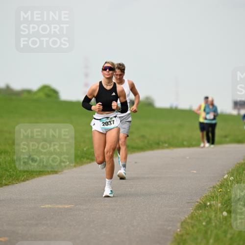 10.05.2026 - 8. Wedeler Halbmarathon Dr. Thomas Lammeyer http://msf.ph/oto/9701280 10.05.2026 11:42:28 Laufen 2124, 2037 meine-sportfotos.de
