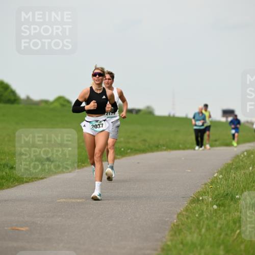 10.05.2026 - 8. Wedeler Halbmarathon Dr. Thomas Lammeyer http://msf.ph/oto/9701285 10.05.2026 11:42:28 Laufen 2124, 2037 meine-sportfotos.de