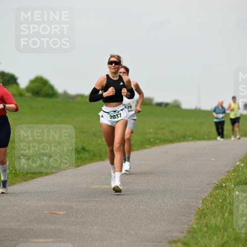10.05.2026 - 8. Wedeler Halbmarathon Dr. Thomas Lammeyer http://msf.ph/oto/9701291 10.05.2026 11:42:29 Laufen 2124, 2037, 179 meine-sportfotos.de
