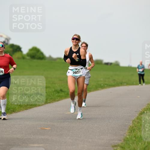 10.05.2026 - 8. Wedeler Halbmarathon Dr. Thomas Lammeyer http://msf.ph/oto/9701292 10.05.2026 11:42:29 Laufen 2124, 2037 meine-sportfotos.de