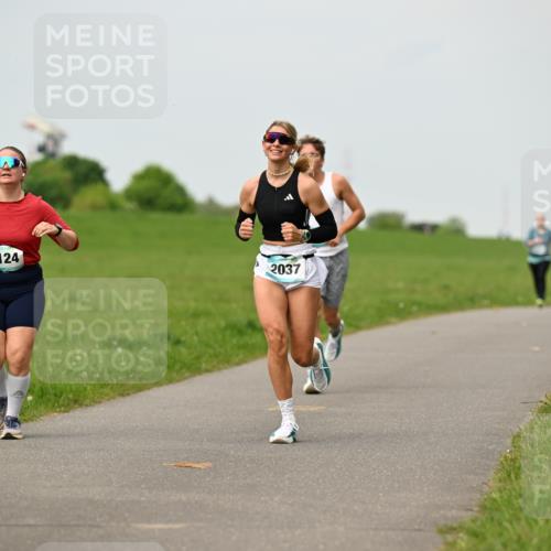 10.05.2026 - 8. Wedeler Halbmarathon Dr. Thomas Lammeyer http://msf.ph/oto/9701294 10.05.2026 11:42:29 Laufen 2124, 2037 meine-sportfotos.de
