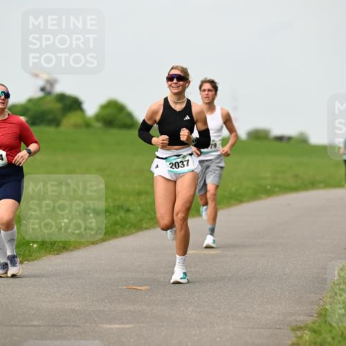 10.05.2026 - 8. Wedeler Halbmarathon Dr. Thomas Lammeyer http://msf.ph/oto/9701297 10.05.2026 11:42:30 Laufen 2124, 2037 meine-sportfotos.de