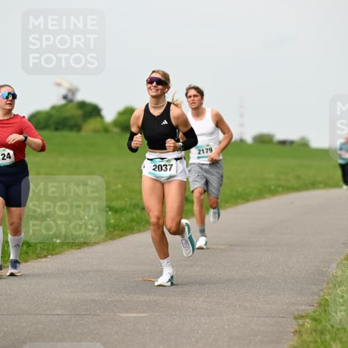 10.05.2026 - 8. Wedeler Halbmarathon Dr. Thomas Lammeyer http://msf.ph/oto/9701301 10.05.2026 11:42:30 Laufen 2124, 2179, 2037 meine-sportfotos.de