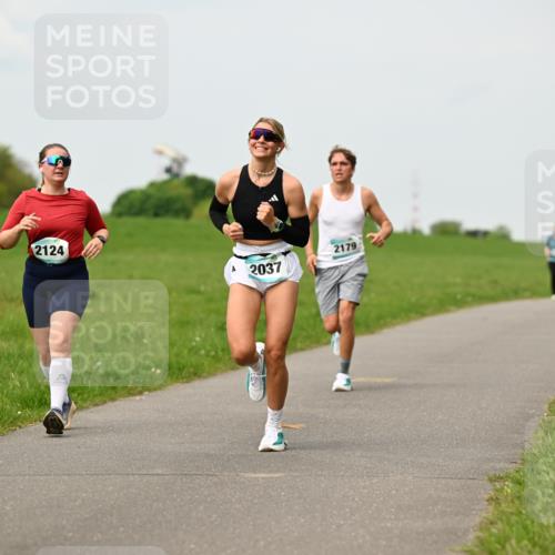 10.05.2026 - 8. Wedeler Halbmarathon Dr. Thomas Lammeyer http://msf.ph/oto/9701304 10.05.2026 11:42:31 Laufen 2124, 2179, 2037 meine-sportfotos.de