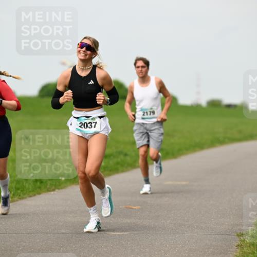 10.05.2026 - 8. Wedeler Halbmarathon Dr. Thomas Lammeyer http://msf.ph/oto/9701306 10.05.2026 11:42:31 Laufen 2124, 2037, 2179 meine-sportfotos.de