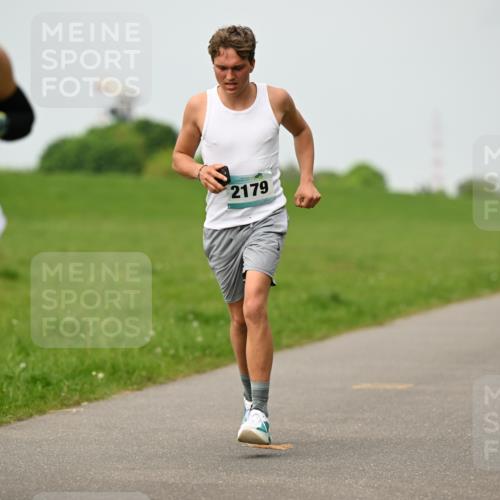 10.05.2026 - 8. Wedeler Halbmarathon Dr. Thomas Lammeyer http://msf.ph/oto/9701309 10.05.2026 11:42:32 Laufen 2037, 2179 meine-sportfotos.de