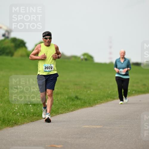 10.05.2026 - 8. Wedeler Halbmarathon Dr. Thomas Lammeyer http://msf.ph/oto/9701321 10.05.2026 11:42:42 Laufen 2072 meine-sportfotos.de