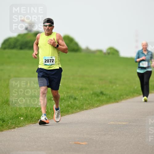10.05.2026 - 8. Wedeler Halbmarathon Dr. Thomas Lammeyer http://msf.ph/oto/9701328 10.05.2026 11:42:43 Laufen 2072 meine-sportfotos.de