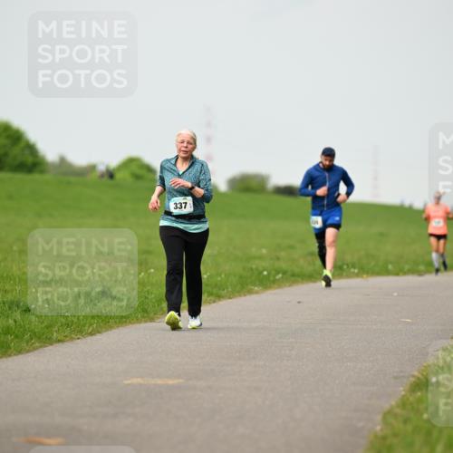 10.05.2026 - 8. Wedeler Halbmarathon Dr. Thomas Lammeyer http://msf.ph/oto/9701335 10.05.2026 11:42:45 Laufen 337 meine-sportfotos.de