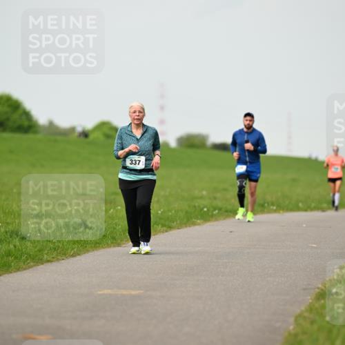10.05.2026 - 8. Wedeler Halbmarathon Dr. Thomas Lammeyer http://msf.ph/oto/9701339 10.05.2026 11:42:45 Laufen 337 meine-sportfotos.de