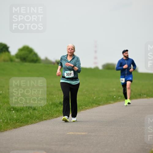 10.05.2026 - 8. Wedeler Halbmarathon Dr. Thomas Lammeyer http://msf.ph/oto/9701352 10.05.2026 11:42:47 Laufen 337 meine-sportfotos.de