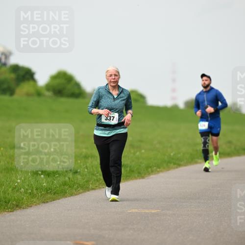 10.05.2026 - 8. Wedeler Halbmarathon Dr. Thomas Lammeyer http://msf.ph/oto/9701361 10.05.2026 11:42:48 Laufen 337 meine-sportfotos.de