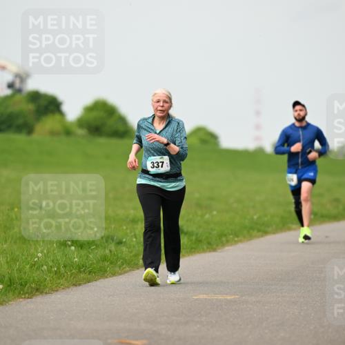 10.05.2026 - 8. Wedeler Halbmarathon Dr. Thomas Lammeyer http://msf.ph/oto/9701363 10.05.2026 11:42:49 Laufen 337 meine-sportfotos.de