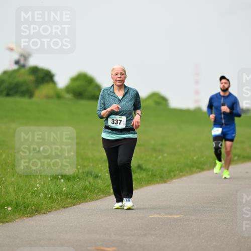 10.05.2026 - 8. Wedeler Halbmarathon Dr. Thomas Lammeyer http://msf.ph/oto/9701364 10.05.2026 11:42:49 Laufen 337 meine-sportfotos.de