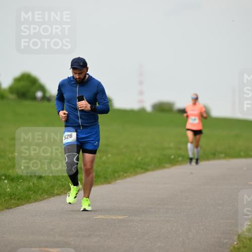 10.05.2026 - 8. Wedeler Halbmarathon Dr. Thomas Lammeyer http://msf.ph/oto/9701377 10.05.2026 11:42:53 Laufen 526 meine-sportfotos.de