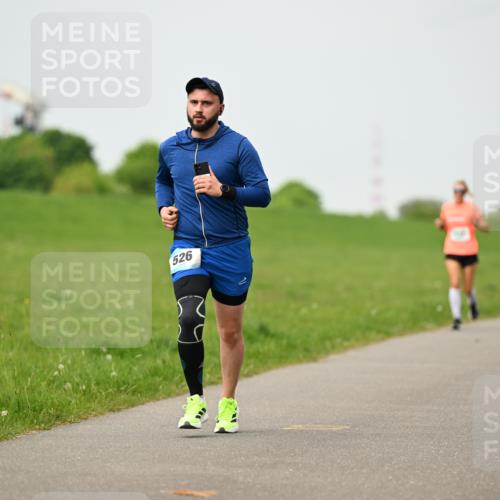 10.05.2026 - 8. Wedeler Halbmarathon Dr. Thomas Lammeyer http://msf.ph/oto/9701382 10.05.2026 11:42:54 Laufen 526 meine-sportfotos.de