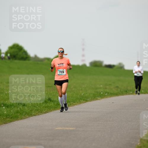 10.05.2026 - 8. Wedeler Halbmarathon Dr. Thomas Lammeyer http://msf.ph/oto/9701388 10.05.2026 11:42:59 Laufen 715 meine-sportfotos.de