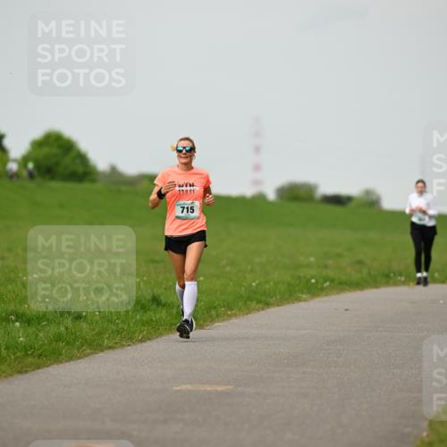10.05.2026 - 8. Wedeler Halbmarathon Dr. Thomas Lammeyer http://msf.ph/oto/9701389 10.05.2026 11:42:59 Laufen 715 meine-sportfotos.de