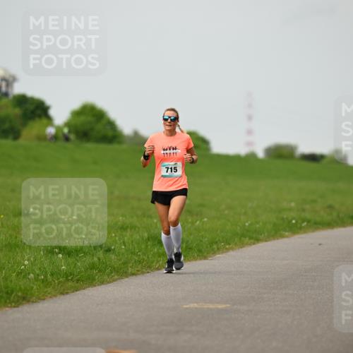 10.05.2026 - 8. Wedeler Halbmarathon Dr. Thomas Lammeyer http://msf.ph/oto/9701394 10.05.2026 11:42:59 Laufen 715 meine-sportfotos.de