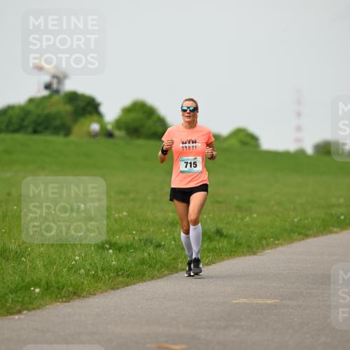 10.05.2026 - 8. Wedeler Halbmarathon Dr. Thomas Lammeyer http://msf.ph/oto/9701398 10.05.2026 11:43:00 Laufen 715 meine-sportfotos.de