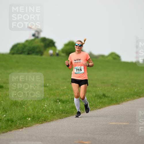 10.05.2026 - 8. Wedeler Halbmarathon Dr. Thomas Lammeyer http://msf.ph/oto/9701402 10.05.2026 11:43:01 Laufen 715 meine-sportfotos.de